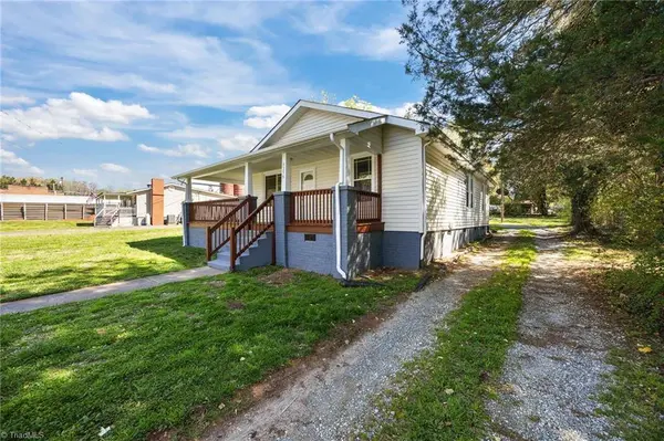 3259 Willoughby DR, Walkertown, NC 27051