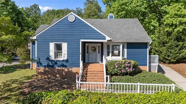944 Chatfield DR, Jamestown, NC 27282
