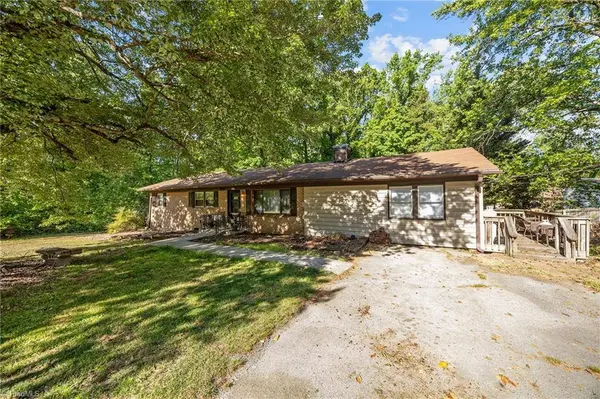 4206 Barrett DR, Archdale, NC 27263