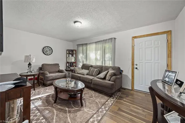 4206 Barrett DR, Archdale, NC 27263