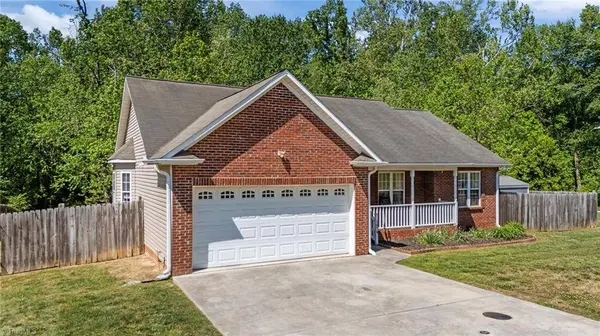 1974 Denise LN, Winston-salem, NC 27127