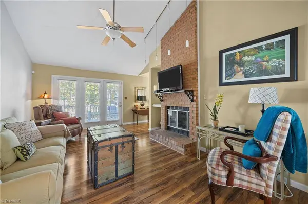 944 Chatfield DR, Jamestown, NC 27282