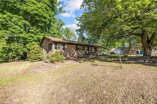 4206 Barrett DR, Archdale, NC 27263