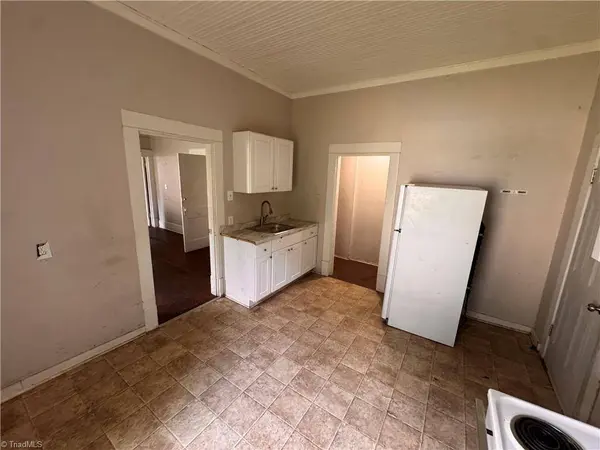 1118 Campbell ST, High Point, NC 27262