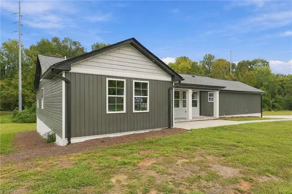 1524 Mcguinn DR, High Point, NC 27262