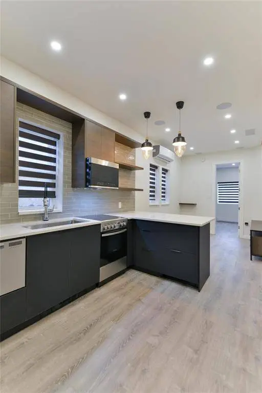 2 722 Maryland Street, Winnipeg, MB R3E1W2