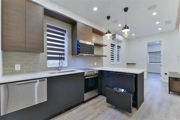 2 722 Maryland Street, Winnipeg, MB R3E1W2