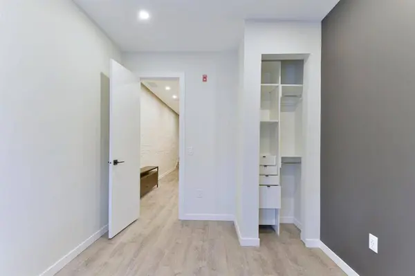 2 722 Maryland Street, Winnipeg, MB R3E1W2