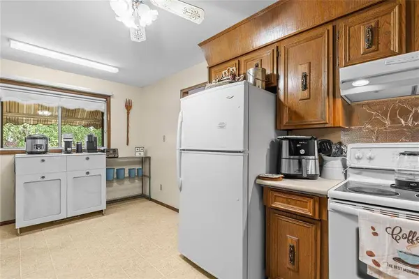 143 Valewood Crescent, Winnipeg, MB R2R1S4