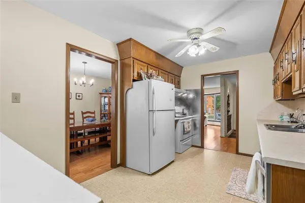 143 Valewood Crescent, Winnipeg, MB R2R1S4
