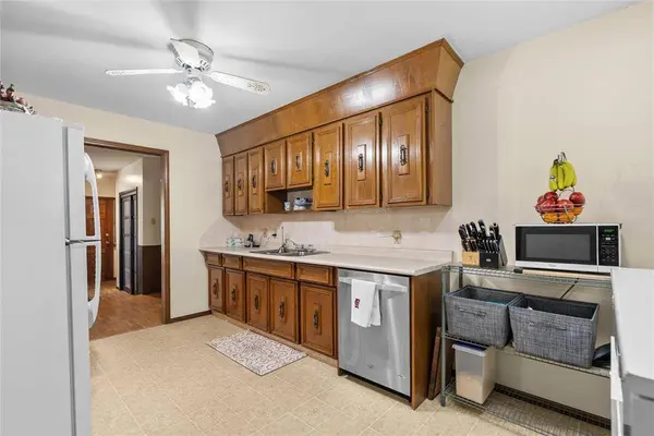 143 Valewood Crescent, Winnipeg, MB R2R1S4