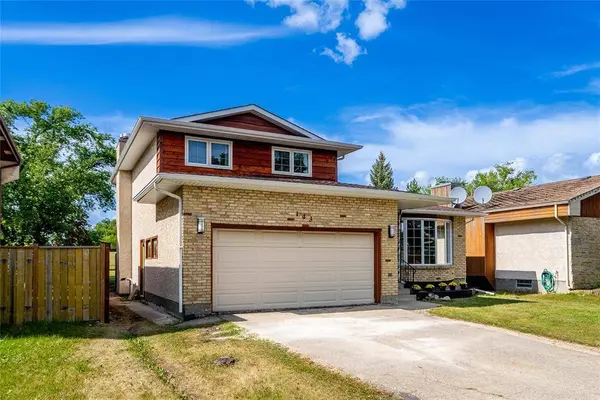 143 Valewood Crescent, Winnipeg, MB R2R1S4