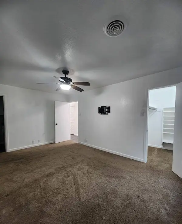 1911 College Street, Gainesville, TX 76240