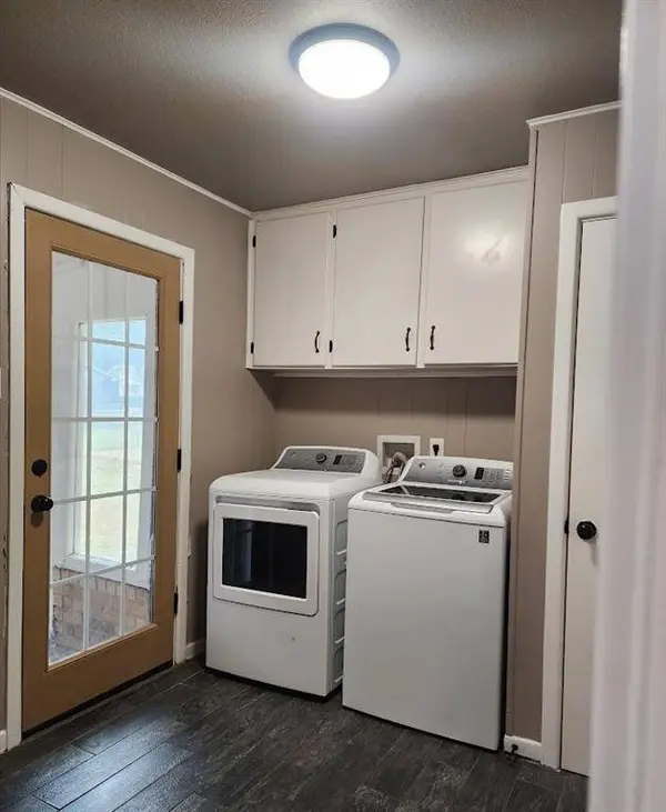1911 College Street, Gainesville, TX 76240
