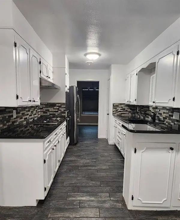 1911 College Street, Gainesville, TX 76240