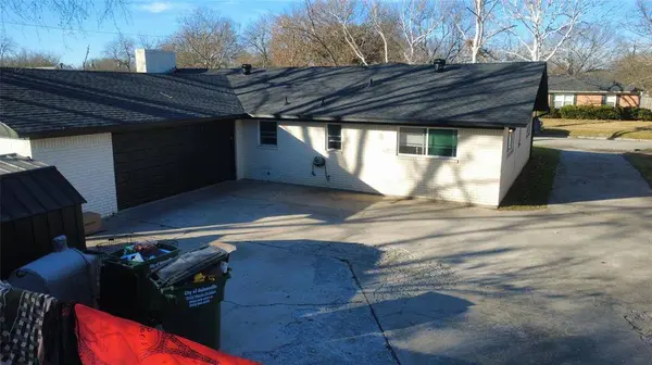 1714 Laurel Road, Gainesville, TX 76240