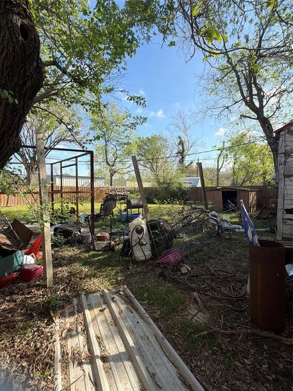 205 Graham Avenue, Bonham, TX 75418