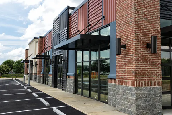 Leasing Commercial Space in DFW? Don't Negotiate Against the Landlord Alone