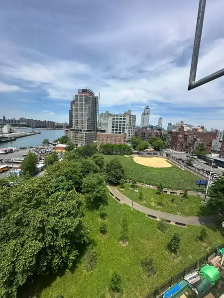 570 Wythe Ave Brooklyn #6A, Ny 11249, 