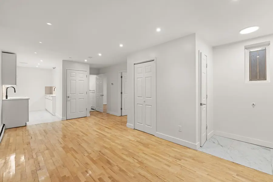 385 Vernon Ave #A1, Brooklyn, NY 11206-6701
