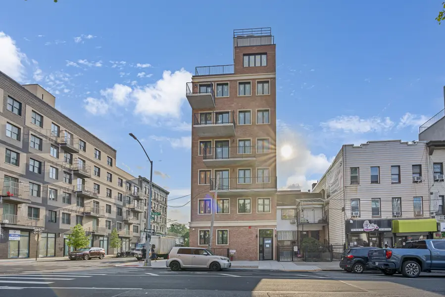 178 Throop Ave, Brooklyn, NY 11206-5328