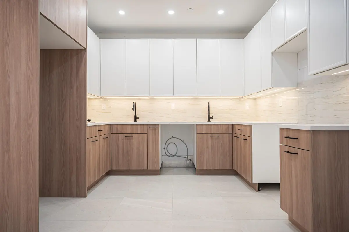 859 Myrtle Ave #8, Brooklyn, NY 11206-5854