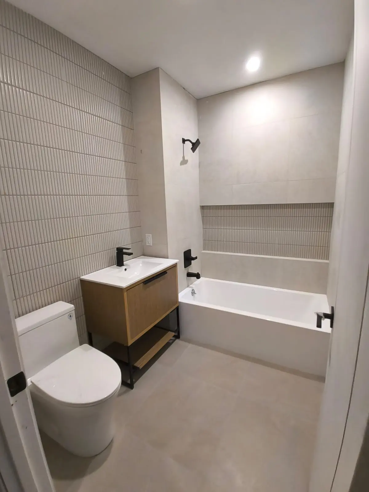 16 Cook St #3A, Brooklyn, NY 11206-4004