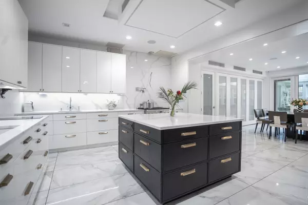 Brooklyn, NY 11249-7629,570 Bedford Ave #APT 1