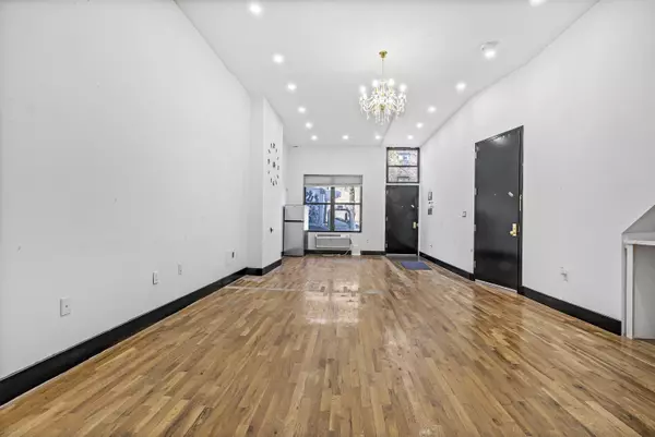 527 Marcy Ave #B & 1 + Private Backyard, Brooklyn, NY 11206-5606