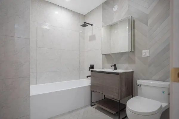 859 Myrtle Ave #8, Brooklyn, NY 11206-5854