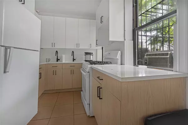 Brooklyn, NY 11249-6038,422 Bedford Ave #Entire House!