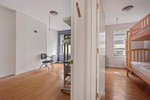 Brooklyn, NY 11249-6038,422 Bedford Ave #Entire House!