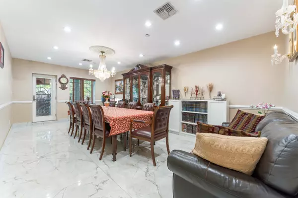 Brooklyn, NY 11205-2076,159 Classon Ave #2