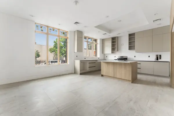 610 Dekalb Ave #1 + BSMNT + private entrance, backyard, Brooklyn, NY 11205-4904