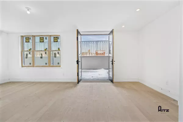 Brooklyn, NY 11206-3686,55 Gerry St #3 bdrm + deck