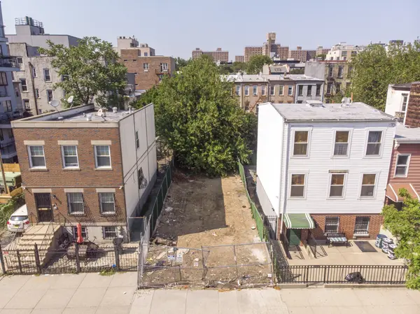 149 Pulaski St, Brooklyn, NY 11206