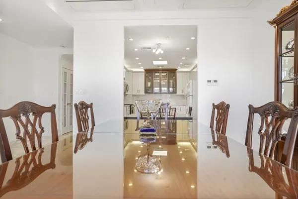 53 Lorimer St #6B, Brooklyn, NY 11206-8047