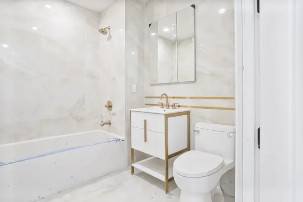 376 Vernon Ave # (Apt 1A, 1st and basement & private backyard) # (Apt 1A, 1st and basement & private backyard), Brooklyn, NY 11206-6702