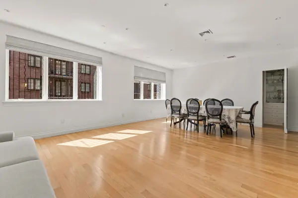 37 S 10th St #3A, Brooklyn, NY 11249-6132