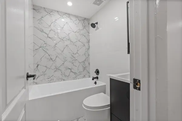 904 Bedford Ave #1A, Brooklyn, NY 11205-3919