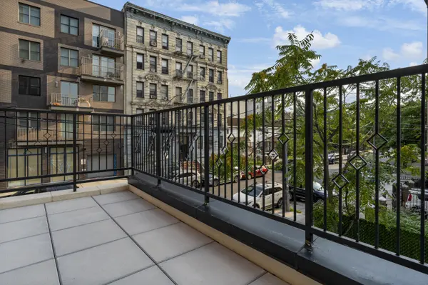 178 Throop Ave #corner apt flat, Brooklyn, NY 11206-5328