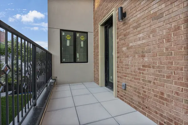 178 Throop Ave #corner apt flat, Brooklyn, NY 11206-5328