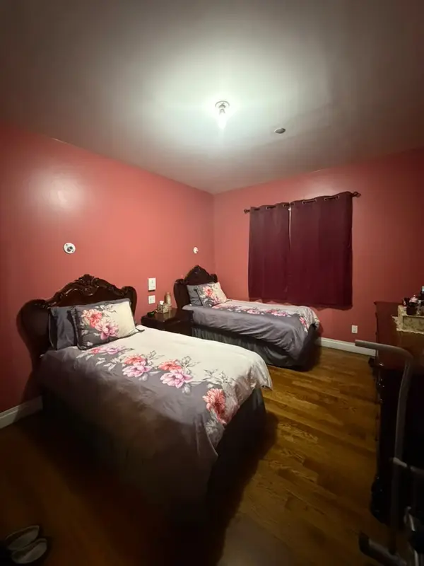 28 S 9th St #4, Brooklyn, NY 11249-6120