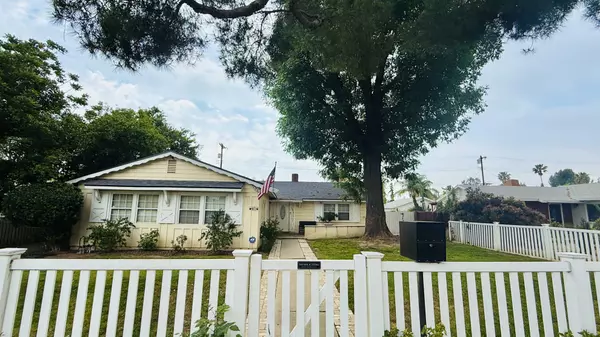 23016 Saticoy St, Canoga Park, CA 91304-4540