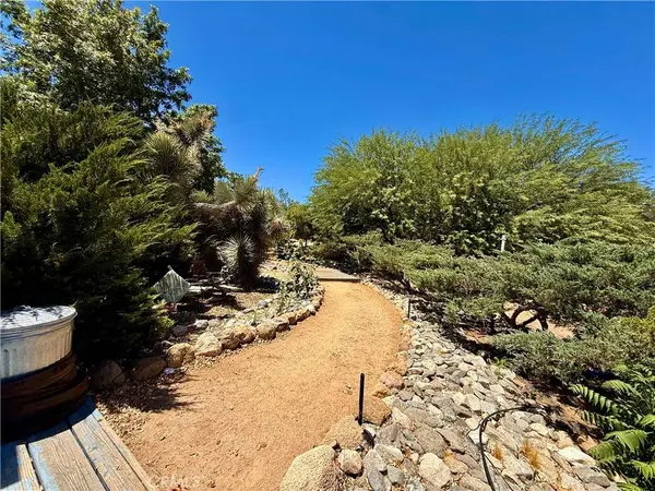 18839 W Avenue B8, Lancaster, CA 93536