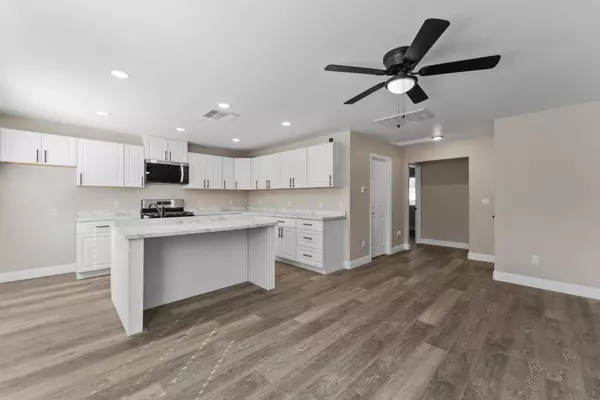 317 Woodbridge AVE, Yuba City, CA 95991