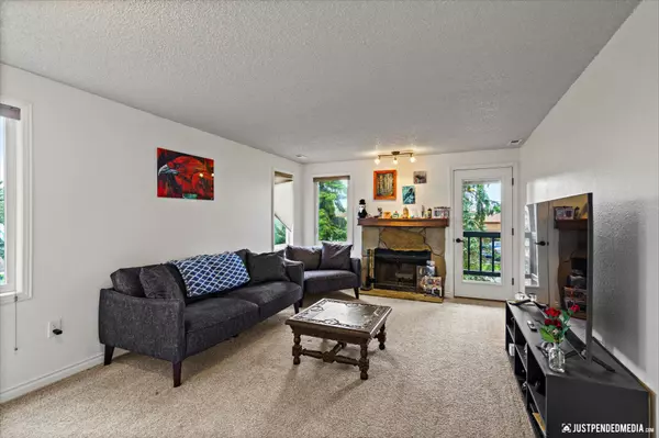 Just Listed: Jamestown Drive Condo in Abbott Loop – 2 Bed | 1 Bath | $185,000