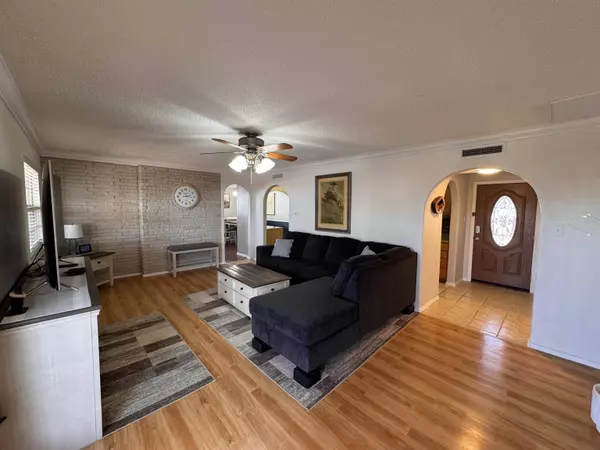 1805 Crescent DR, Alamogordo, NM 88310