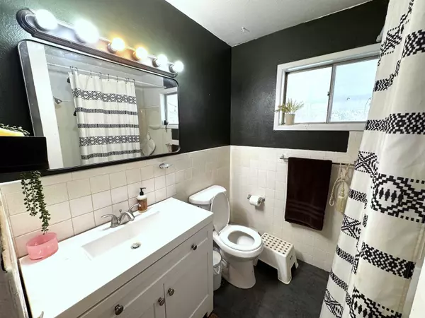 1006 College AVE, Alamogordo, NM 88310