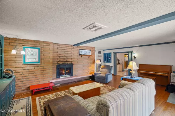 1409 Lees DR, Las Cruces, NM 88001